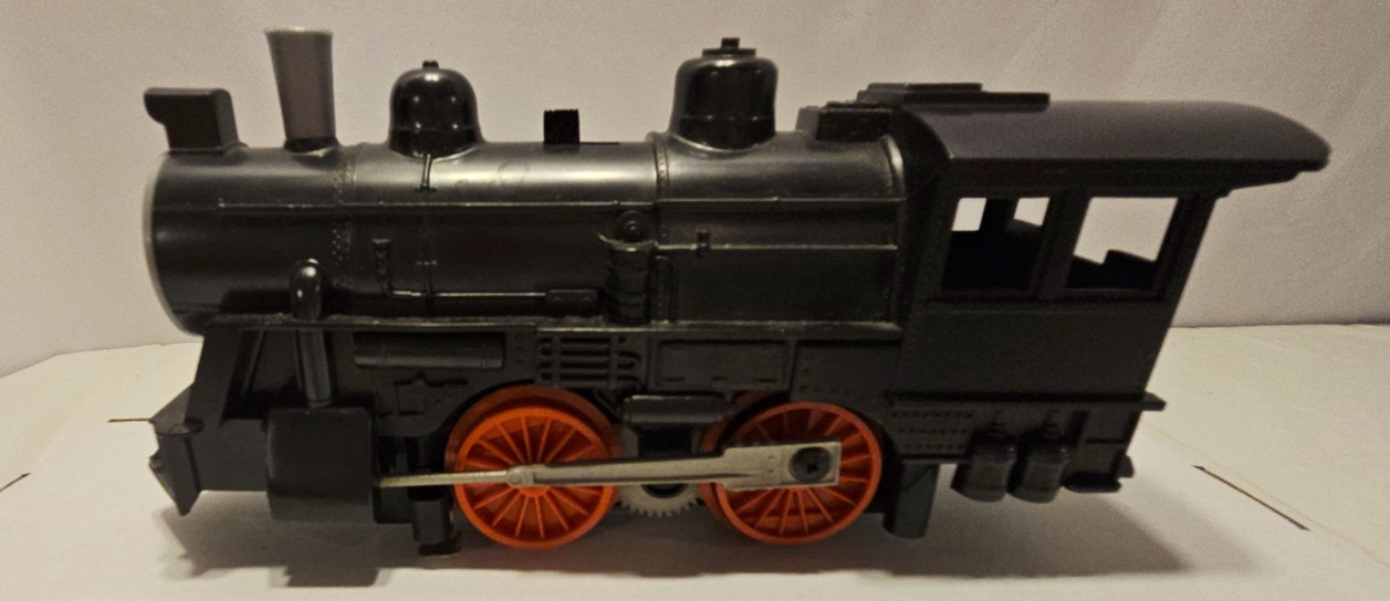 Lionel O27 1978 Workin’ on the Railroad Logging Empire 6-1862 w/decal sheet