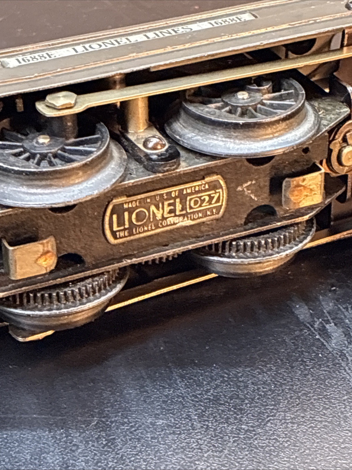 Lionel #1688E Lionel Lines (2-4-2) Streamline Locomotive O/027 Gauge Untested