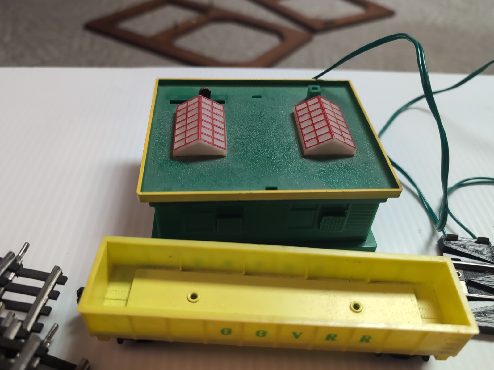 Marx Battery Operated Valley Express HO Train with track Tested