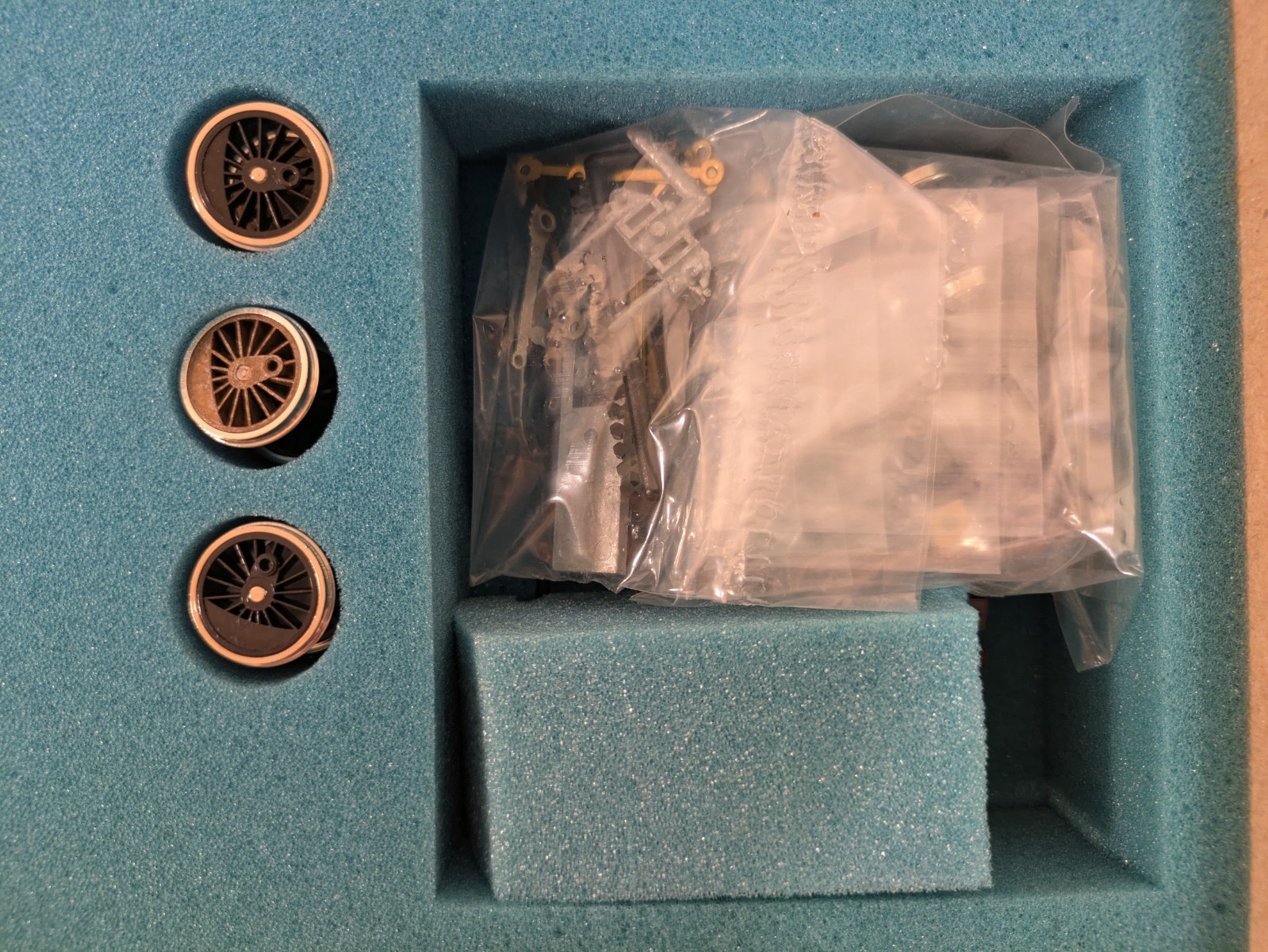 HO 2-6-0 Mogul w/ Tender IC Illinois Central Metal Kit RARE! DC NIB NOS # 495