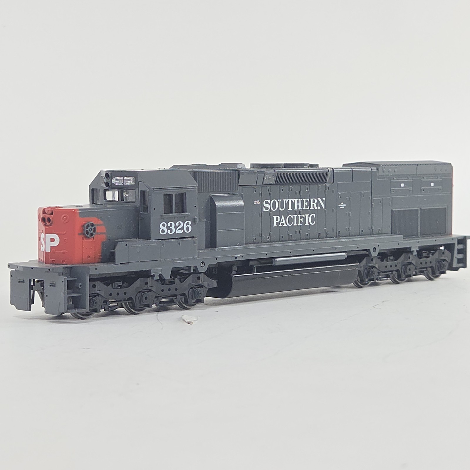 Athearn Blue Box HO Scale Southern Pacific SP #8326 SD40T-2