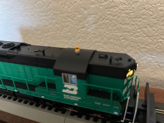 BURLINGTON NORTHERN PATCH SD9 HIGH HOOD LOCO- DCC – HO Scale “QUANTUM SOUND” NEW