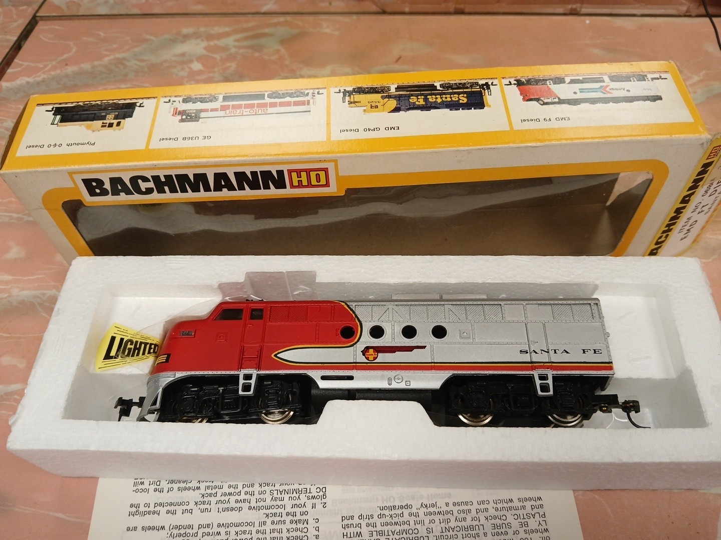 NOS Bachmann Santa Fe 0680 EMD FT Diesel Locomotive HO Tested LIGHT/Box NICE