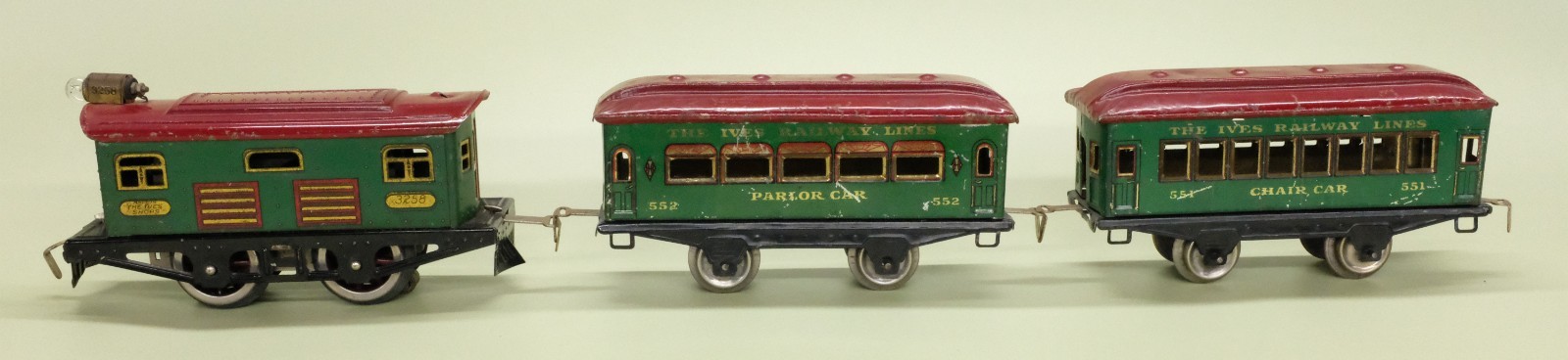 Ives Prewar O Gauge 3258 Loco, 551 Coach, & 552 Parlor Car. Tested Runs Good