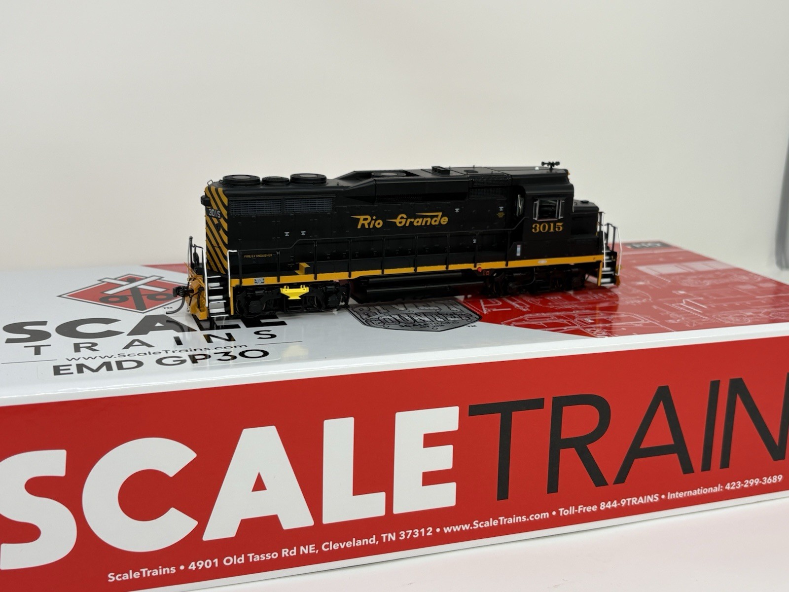 HO Scaletrains gp30 D&RGW #3015 DCC/Sound