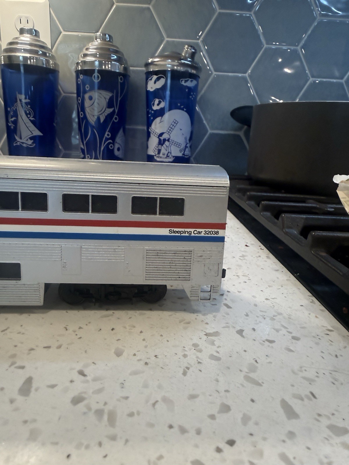 American Models Amtrak Superline FP-40 S Gauge Scale Train Set 6 Passenger Cars