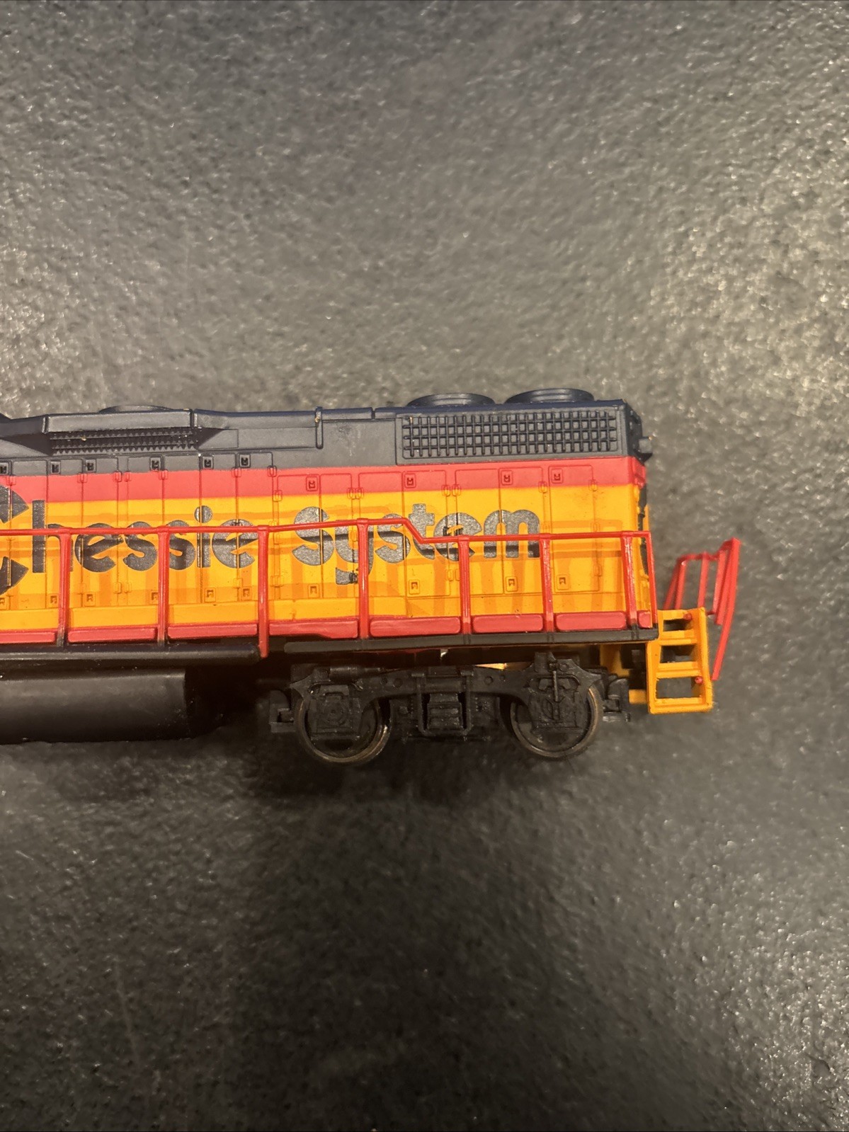 HO Scale Chessie System B&O EMD GP-38 powered locomotive #4810 Life-like