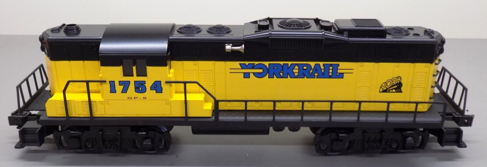 Lionel Trains 1994 T.C.A. York Rail GP-9 Diesel #6-52037 Cab #1754 & #1750 Dummy
