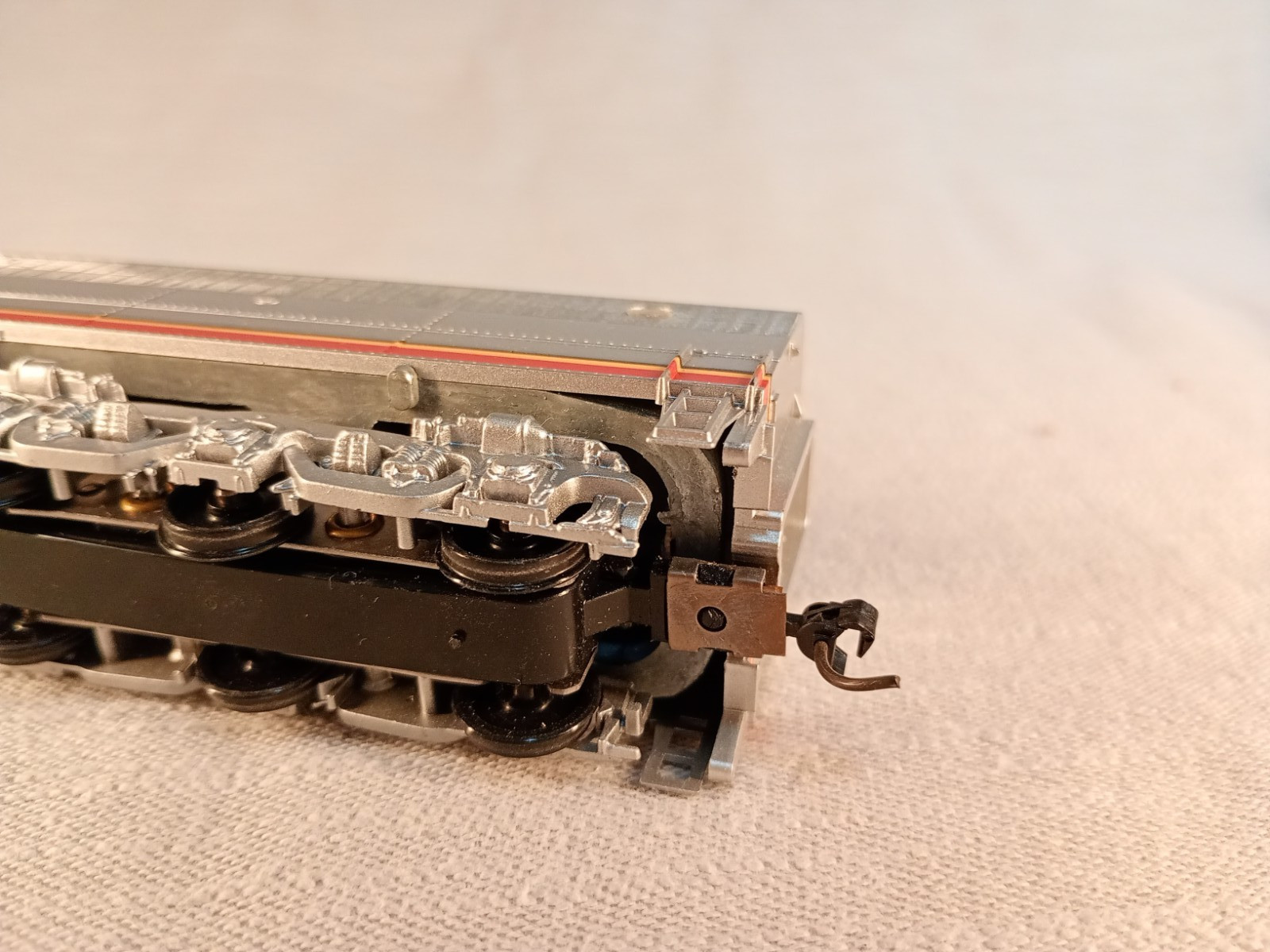 Athearn 42005 HO Scale Santa Fe ATSF F7B B Unit Dummy Non-Powered Locomotive OB