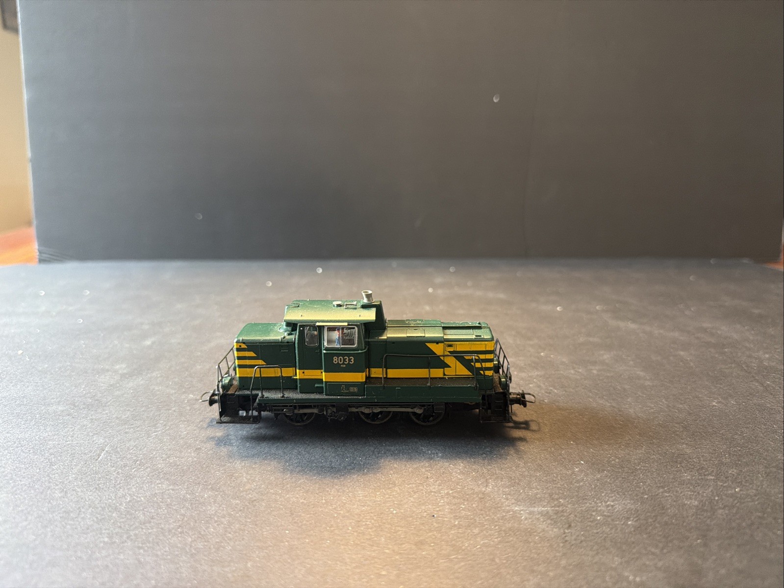 Roco HO Diesel DC 2 Rail Locomotive # 43623 SNCB R.42