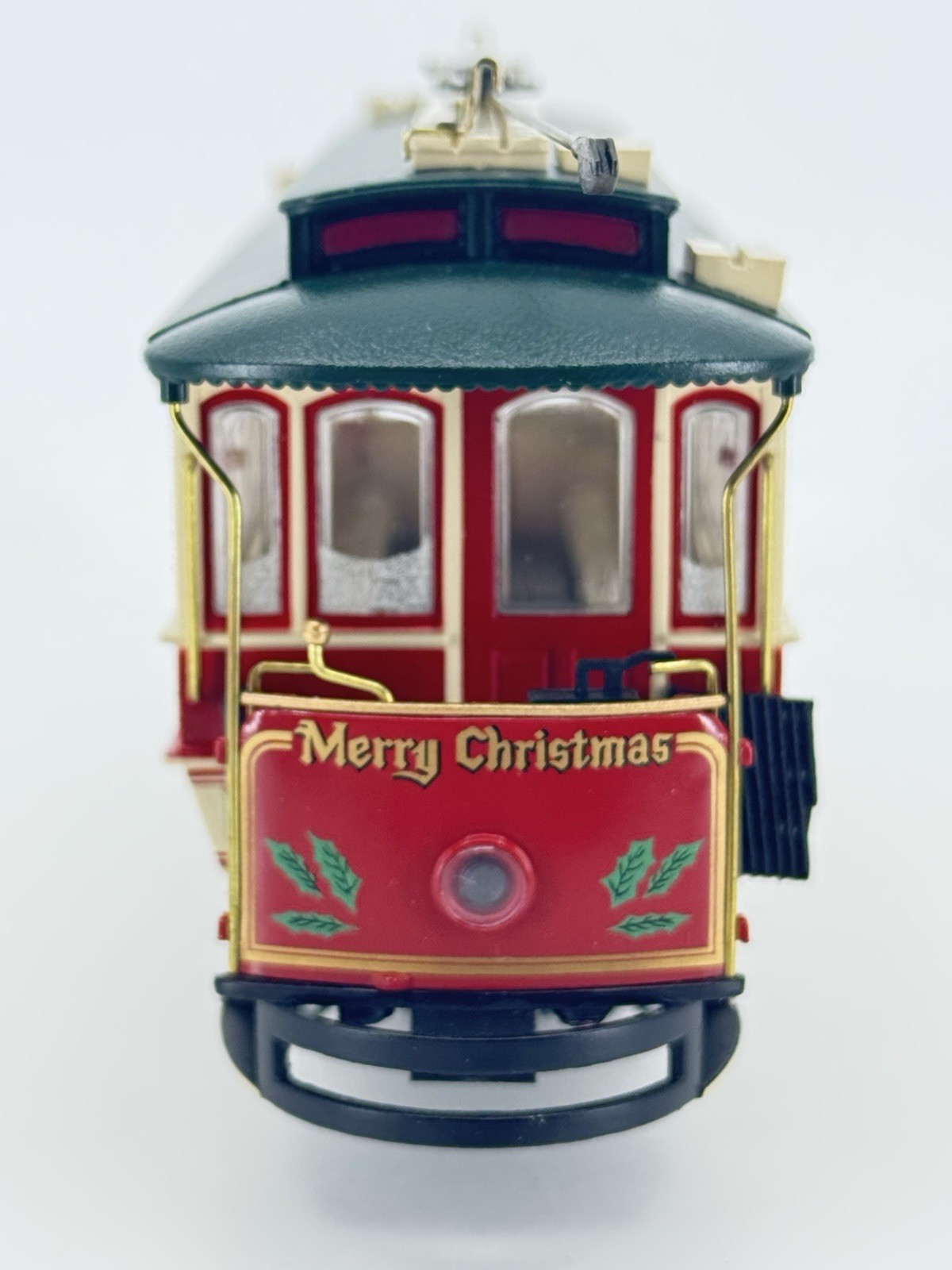 On30 Bachmann Spectrum 25127 Christmas Closed Street Car Trolley Locomotive