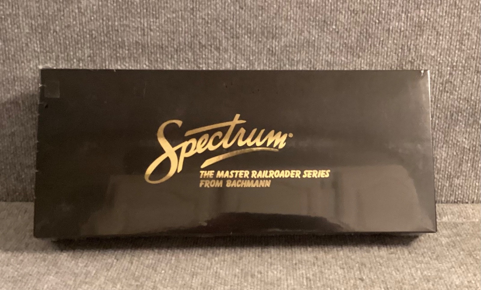 Bachmann Spectrum 82105 HO Scale N&W J 4-8-4 Freight Steam Locomotive #608 plus