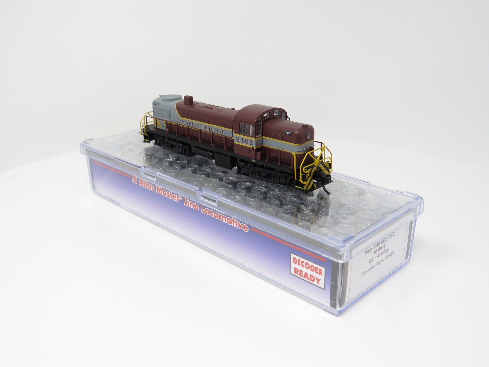 Atlas N 40005033 Canadian Pacific CP #8402 RS-2 Diesel Switcher Locomotive