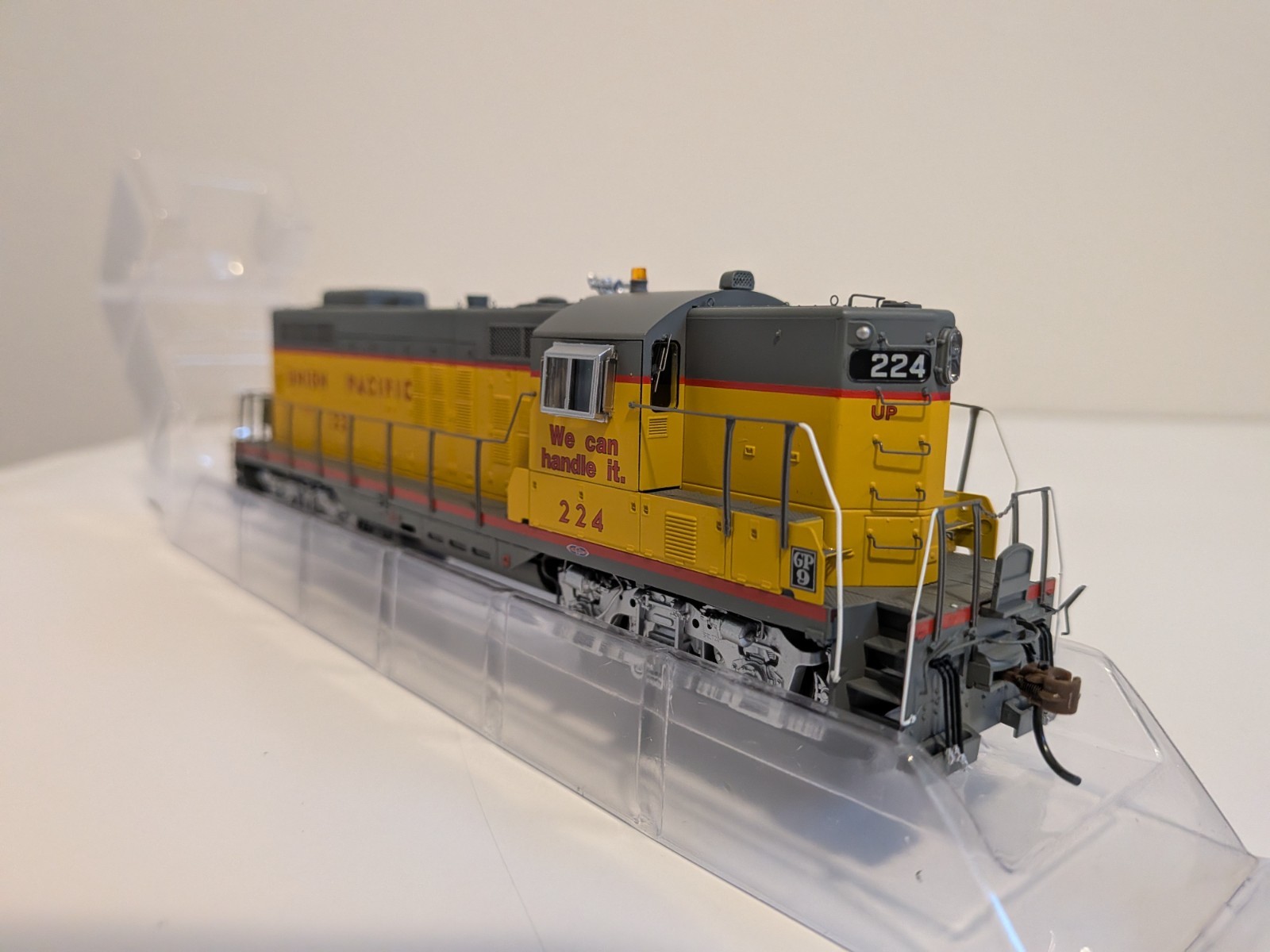 ATHG64146 Athearn Genesis UP GP9 DCC Ready + New NCE D13J Decoder (uninstalled)