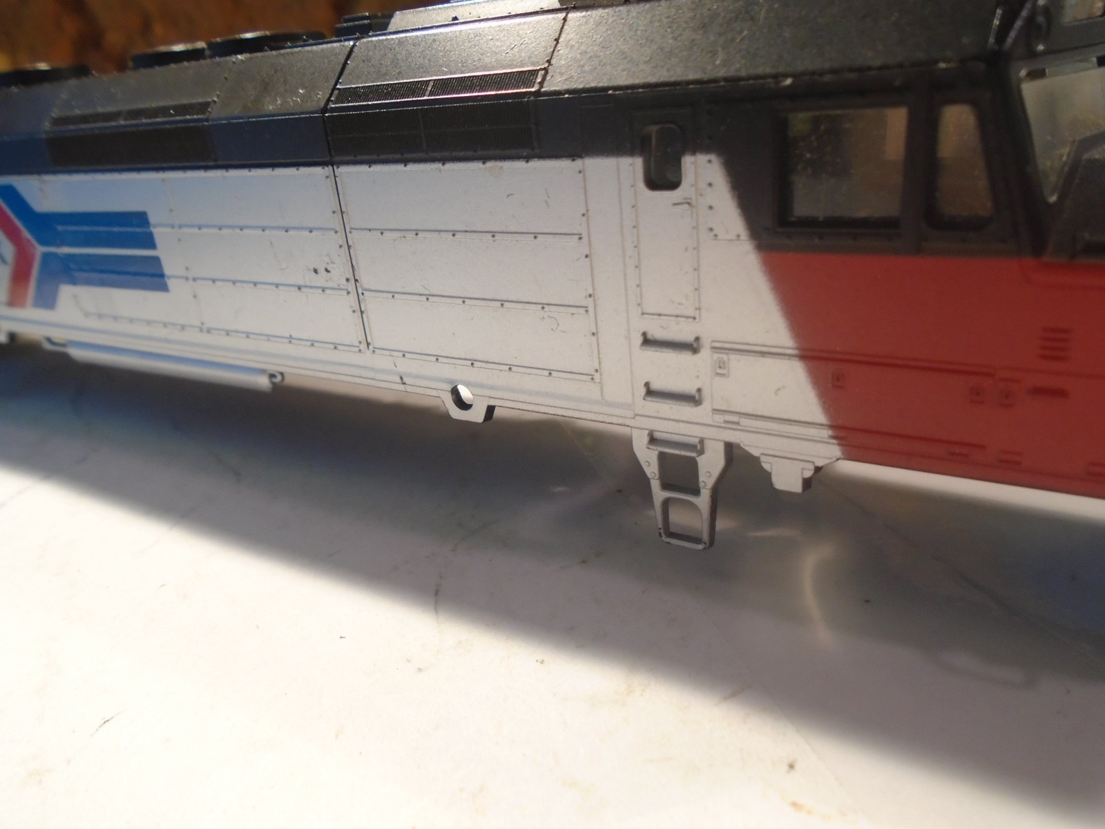 HO SCALE AMTRAK No 503 EMD PH 40 DIESEL LOCOMOTIVE PLASTIC SHELL ONLY 5-229-5