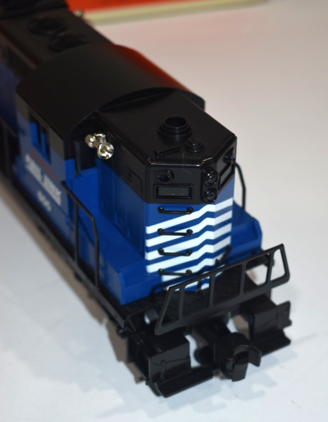 Lionel O27 Gauge 6-18824 Montana Rail LInk SD-9 Diesel Locomotive NM/MT