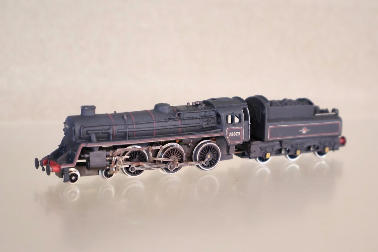 GRAHAM FARISH LANGLEY REPAIR WEATHERED BR 4-6-0 STANDARD CLASS 4MT LOCO 75072 on