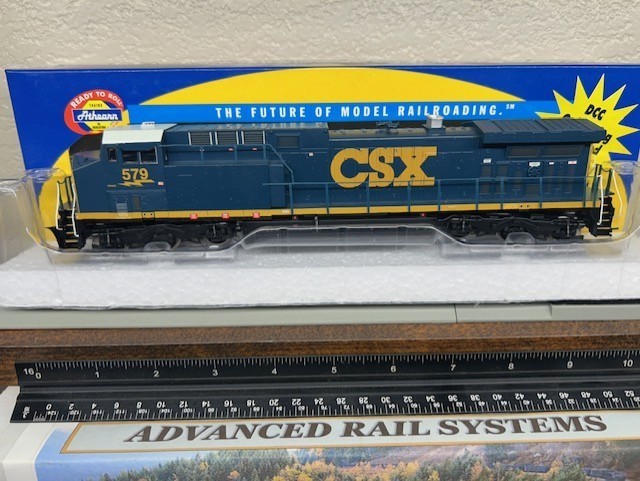 CSX TRANSPORATION – AC4400 ” CSX BLUE ” LOCO- DC/DCC ready – HO Scale -NEW RARE