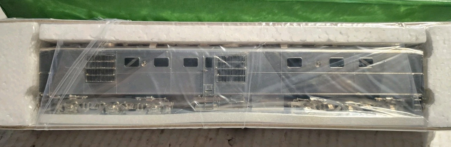 Overland Models HO Scale Brass DL-108B Diesel AT&SF #50A Plated