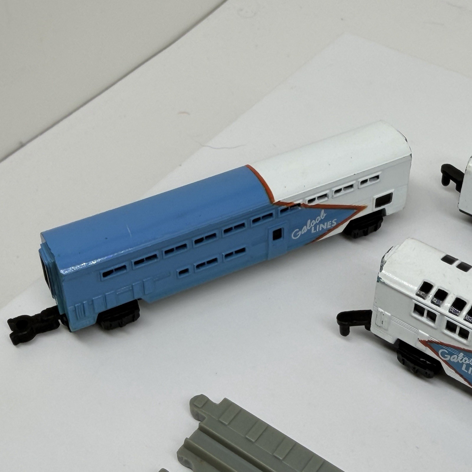 MICRO MACHINES 1989 MINIATURE 5 CAR AMERICAN PASSENGER TRAIN GALOOB LINES ENGINE