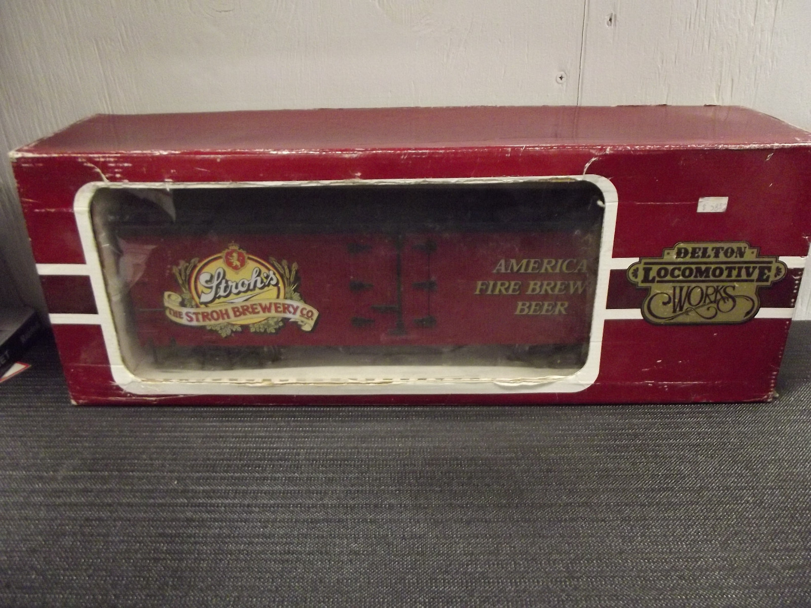 Delton Locomotive Works 4258 Strohs Brewery Beer Reefer Boxcar G Scale