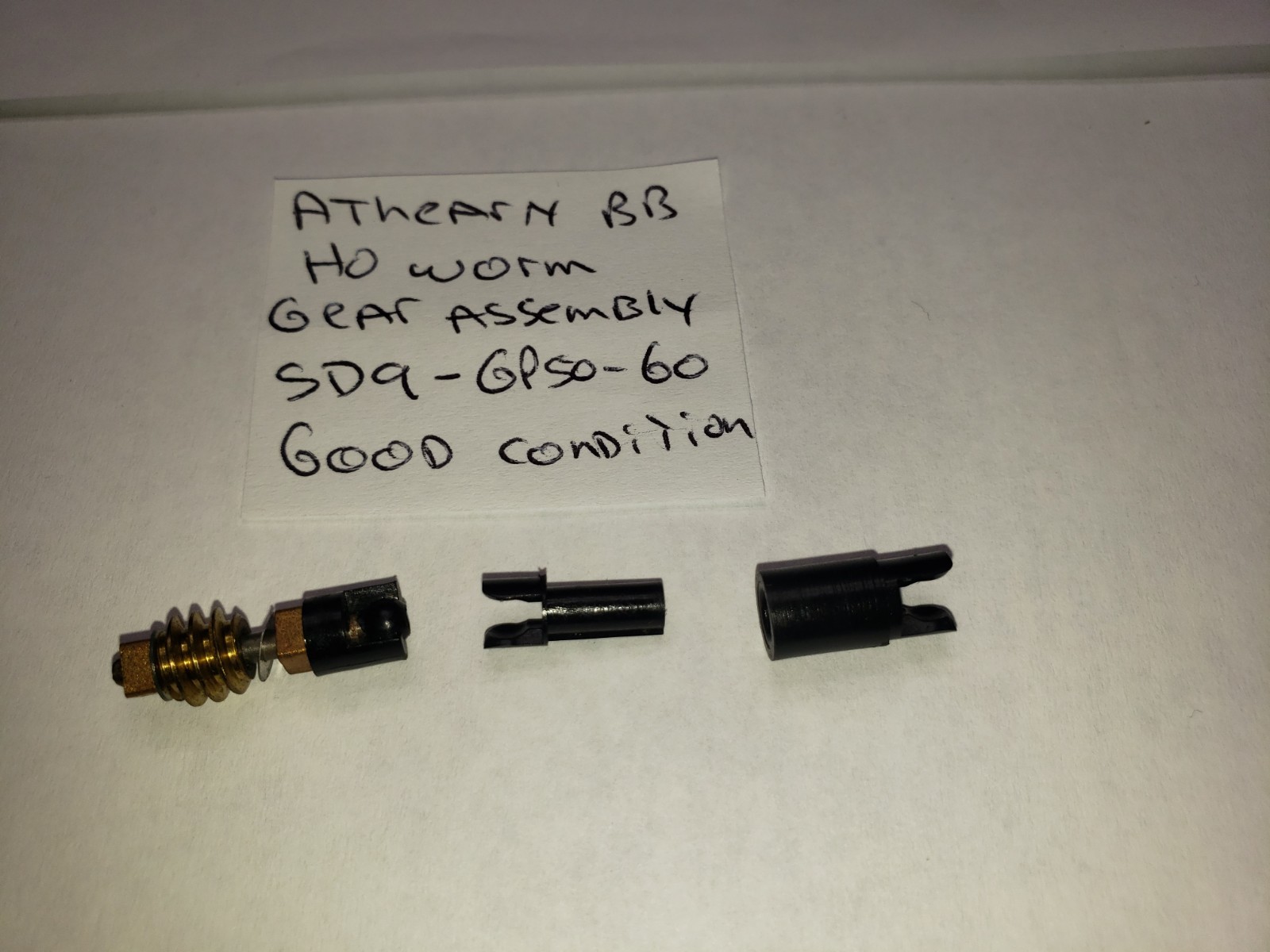 SD9 GP50-60 ATHEARN HO SCALE WORM GEAR ASSEMBLY COUPLING SPLINE GOOD CONDITION