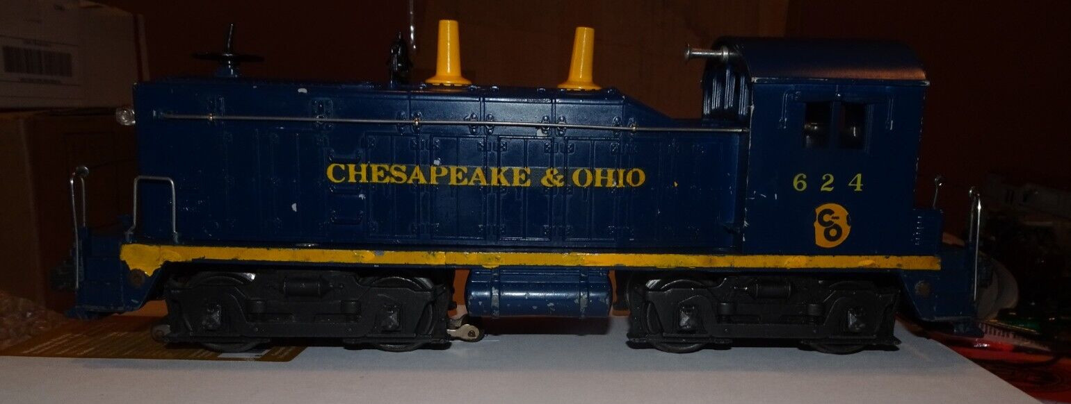 O Gauge 3-Rail Lionel Postwar 624 C&O Chesapeake & Ohio EMD NW-2 Diesel Switcher