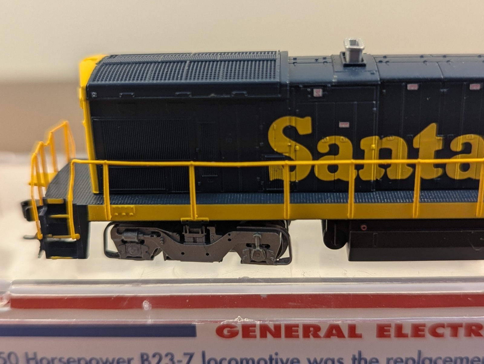 Atlas N Scale GE B23-7 Santa Fe #6390 DCC Ready