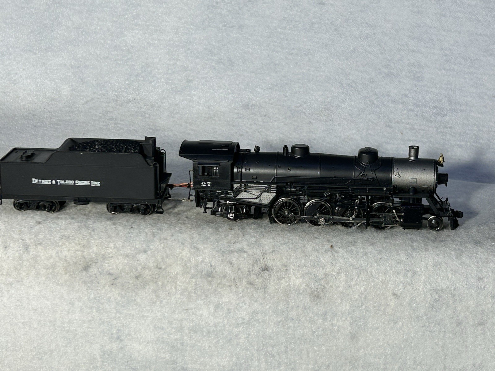 Nice Athearn Genesis Detroit &Toledo Shore RR 2-8-2 Light Mikado Loco DCC/Sound