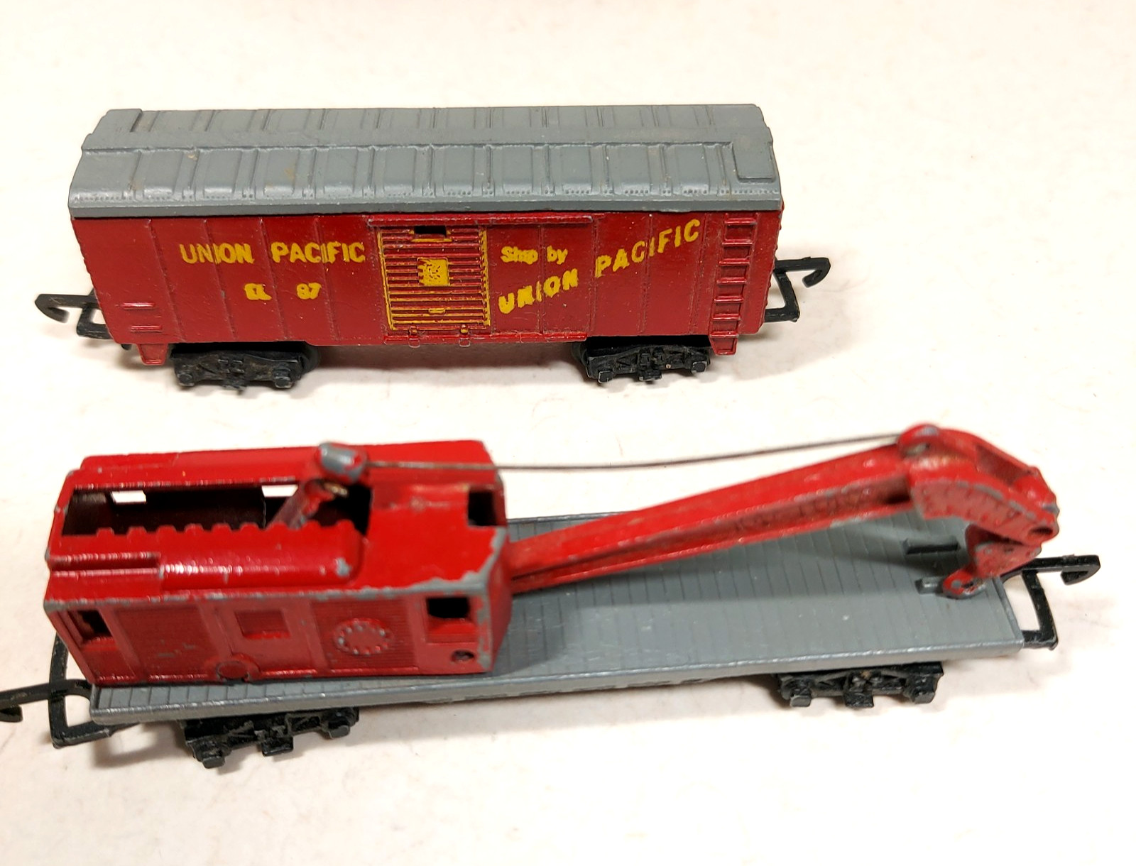 Vtg Lone Star N Scale UP Locomotive Train & Cars Houses Trucks Station England