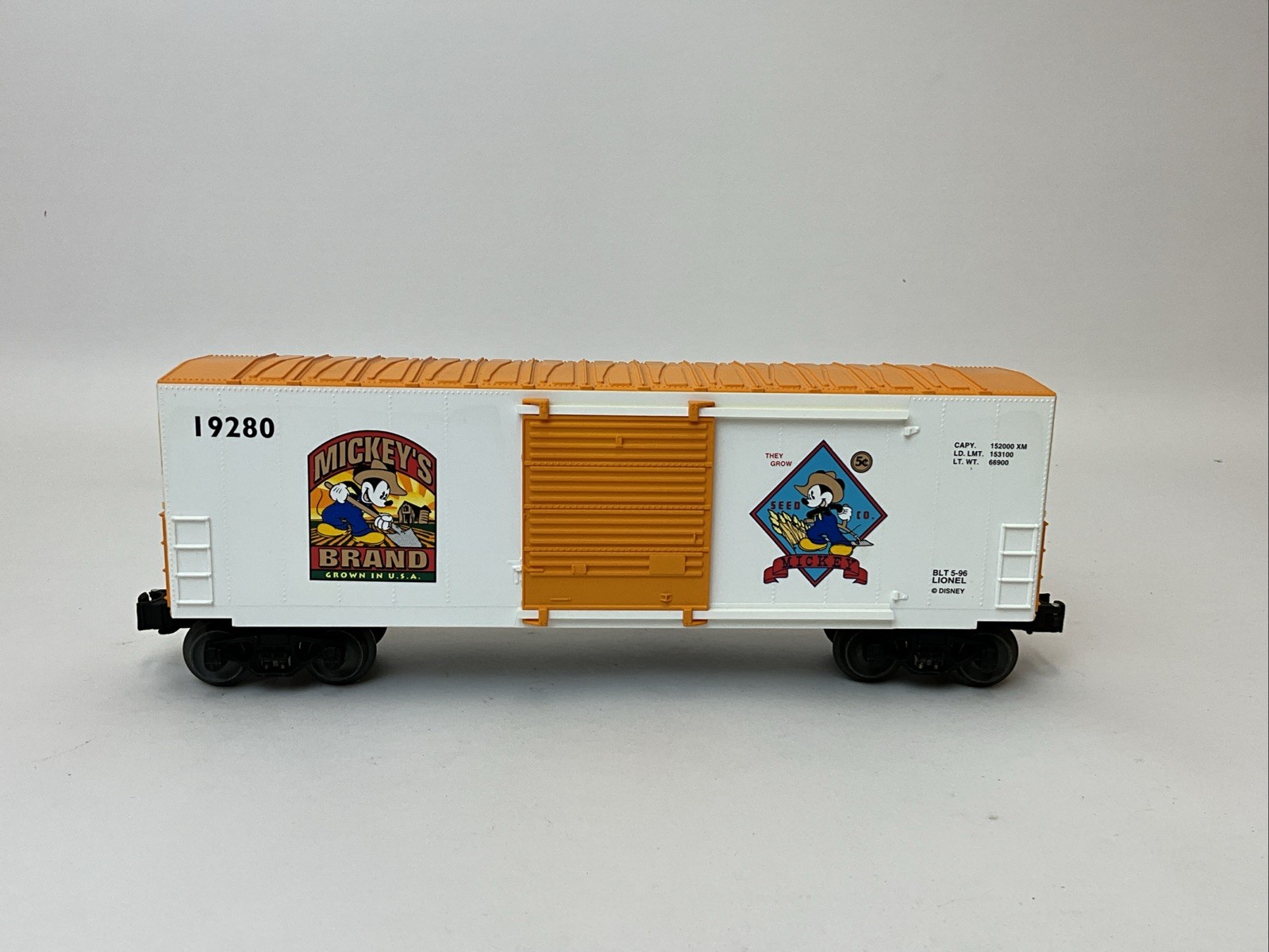 LIONEL 6-18311 DISNEY MICKEY MOUSE EP-5 ELECTRIC ENGINE, 5 BOXCARS & CABOOSE
