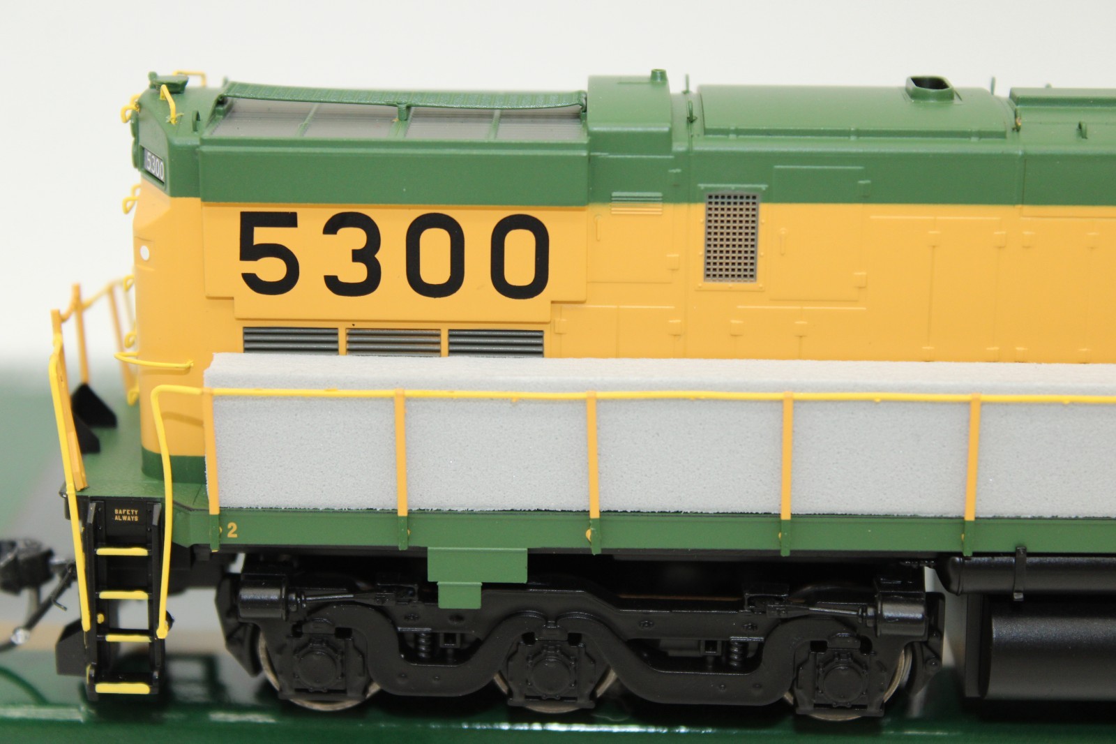 Bowser HO Scale Reading Rocket Alco C630 Diesel Locomotive #5300 DCC Ready LED