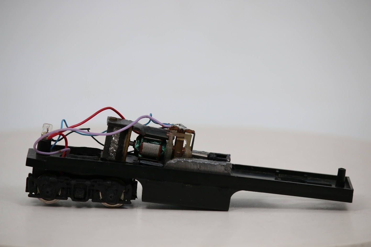 HO Scale Locomotive Frame w Interior Parts Repair Project