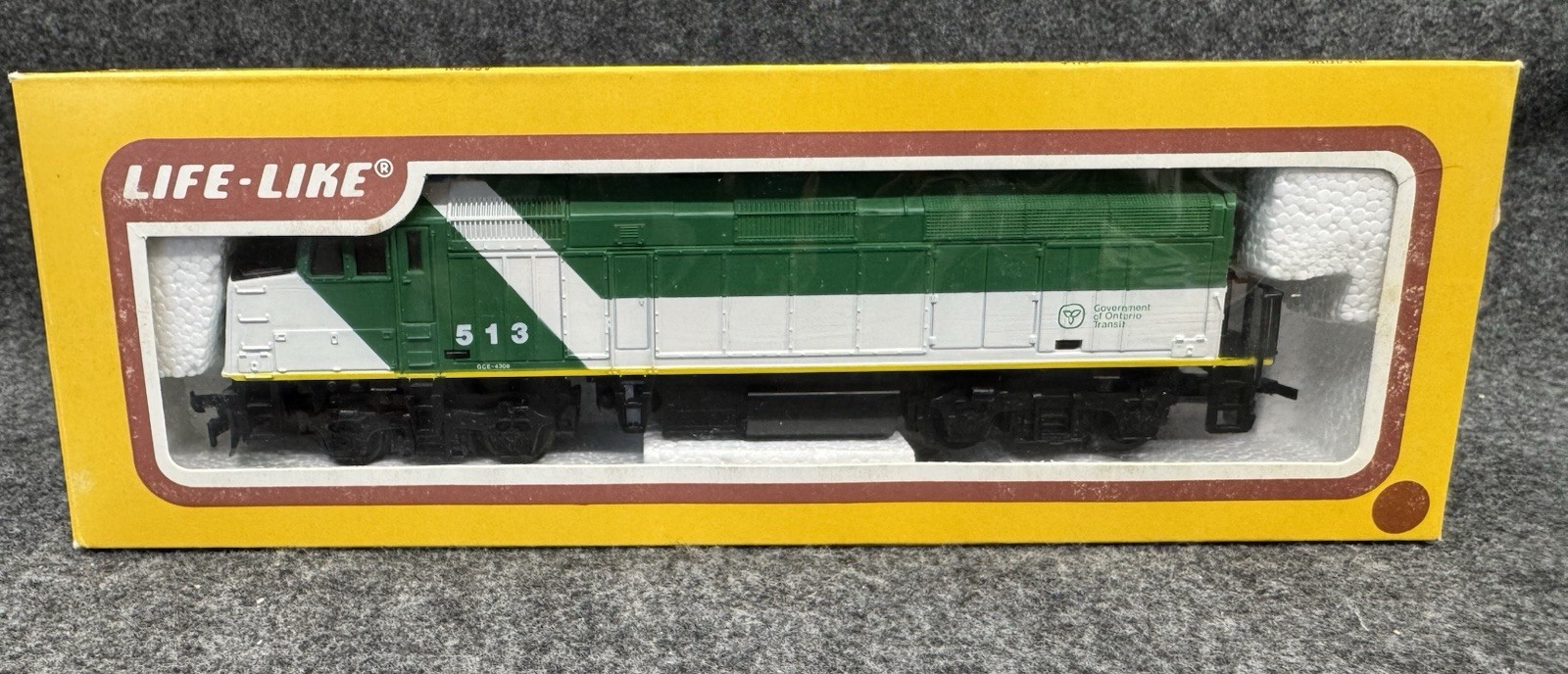 HO Scale F-40 Government of Ontario Transit Locomotive LIFE LIKE 8244A Train NOS