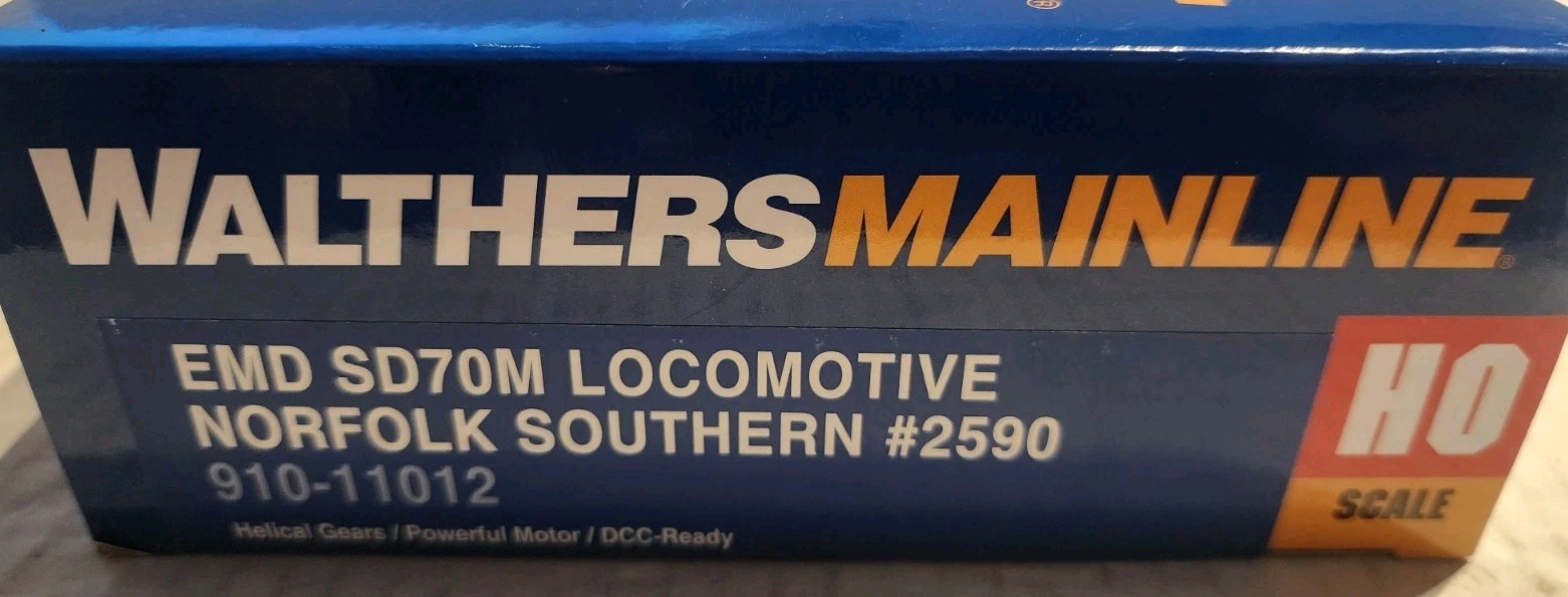 Walthers Mainline HO Scale EMD SD70M Locomotive Norfolk Southern #2590 DCC Ready