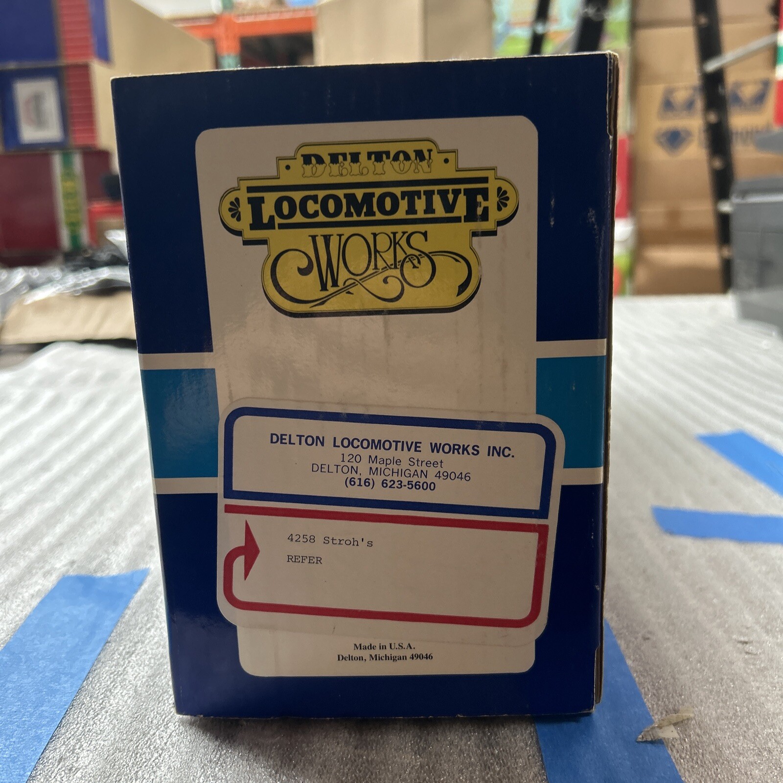 Delton Locomotive Works: #4258 Strohs Beer Reefer Boxcar G Scale