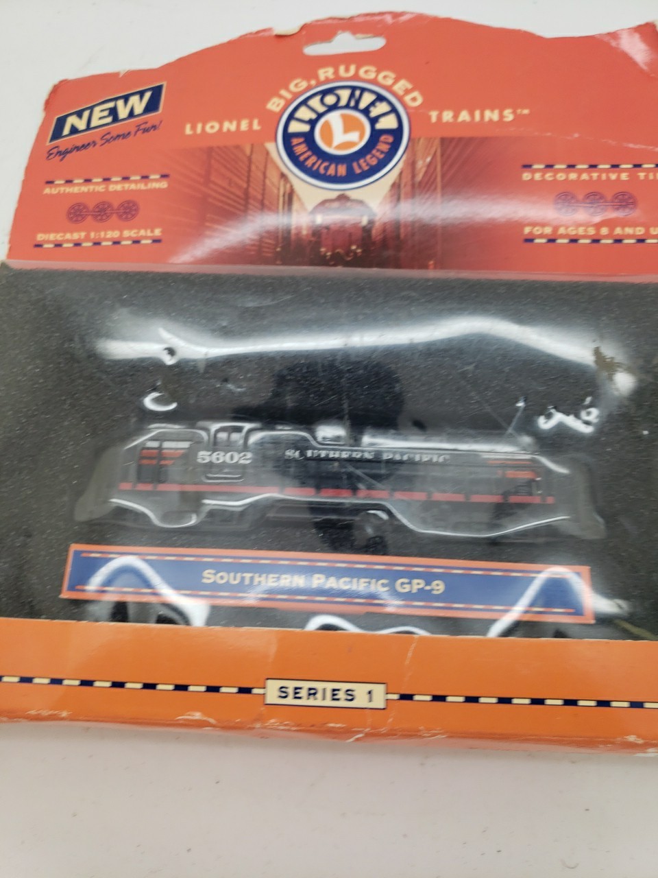 Lionel Big Rugged Trains Southern Pacific GP-9 Series – NEW Rough Box