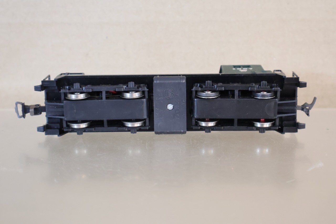 AHM 5014 HO GAUGE PENNSYLVANIA PRR EMD SW-1 DIESEL LOCOMOTIVE 1867 BOXED op