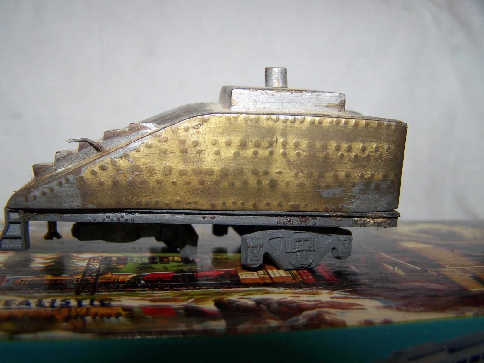 HO Scale Metal Oil Slope Back Tender