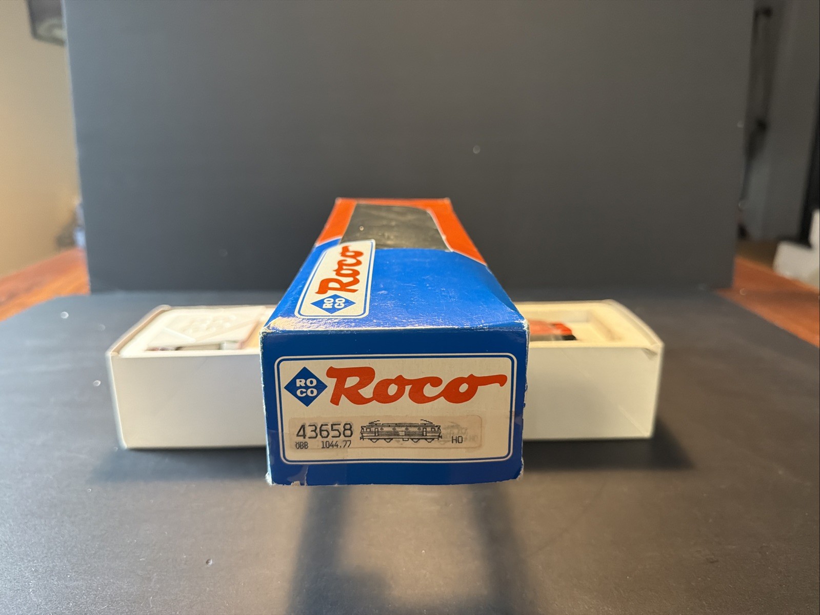 HO ROCO 43658 OBB AUSTRIAN 1044.077 ELECTRIC LOCOMOTIVE R.34