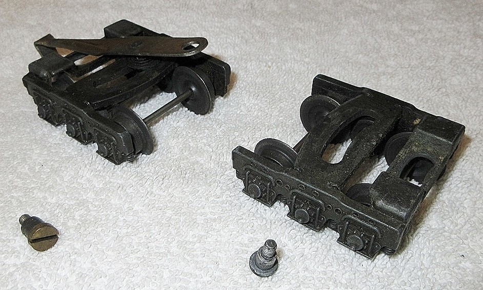 LIONEL #671/671rr/681/682/2020 TURBINE ORIGINAL FRONT & REAR TRUCKS