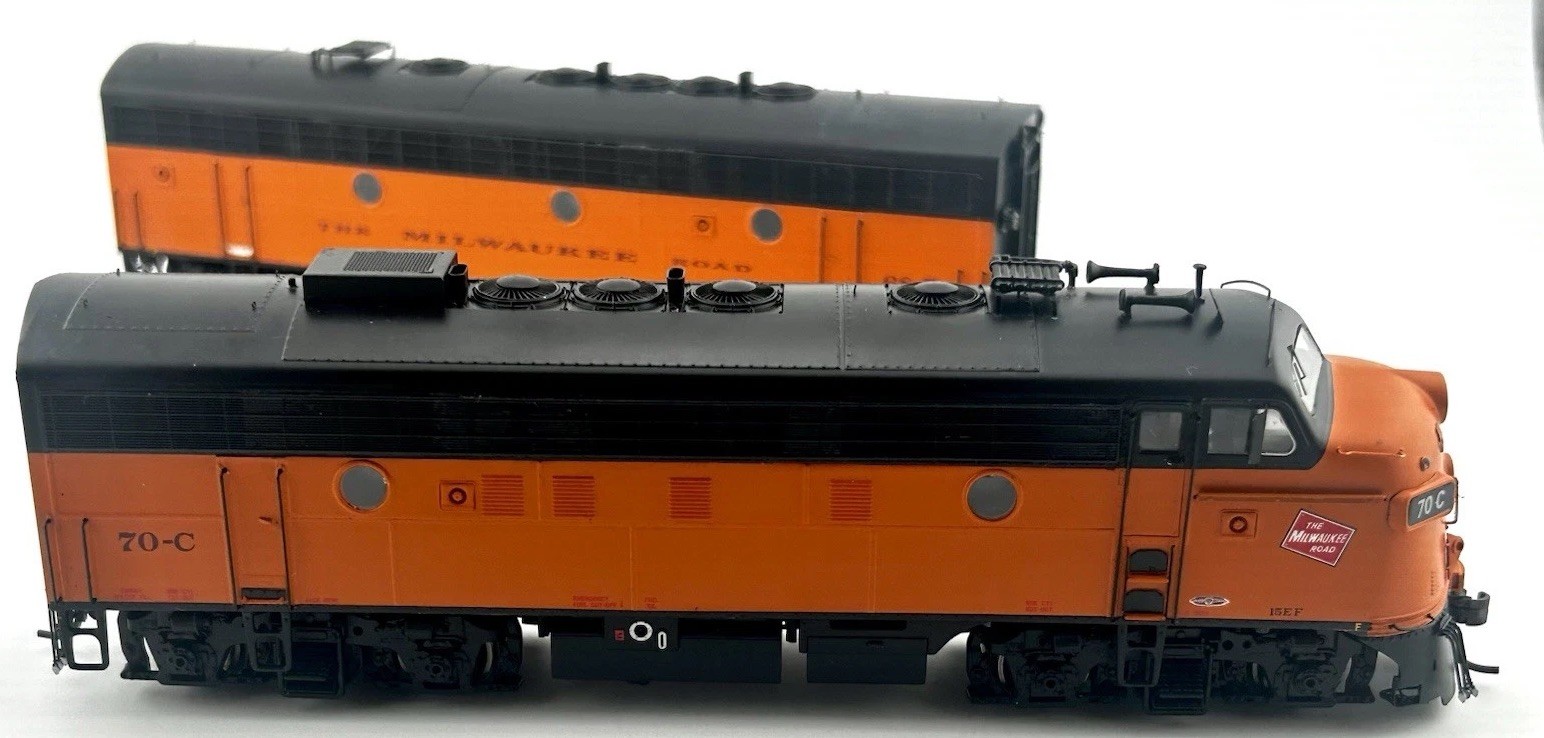 Athearn Genesis HO Milwaukee Road G22204 F-7A/F-7B Set Freight Locomotive