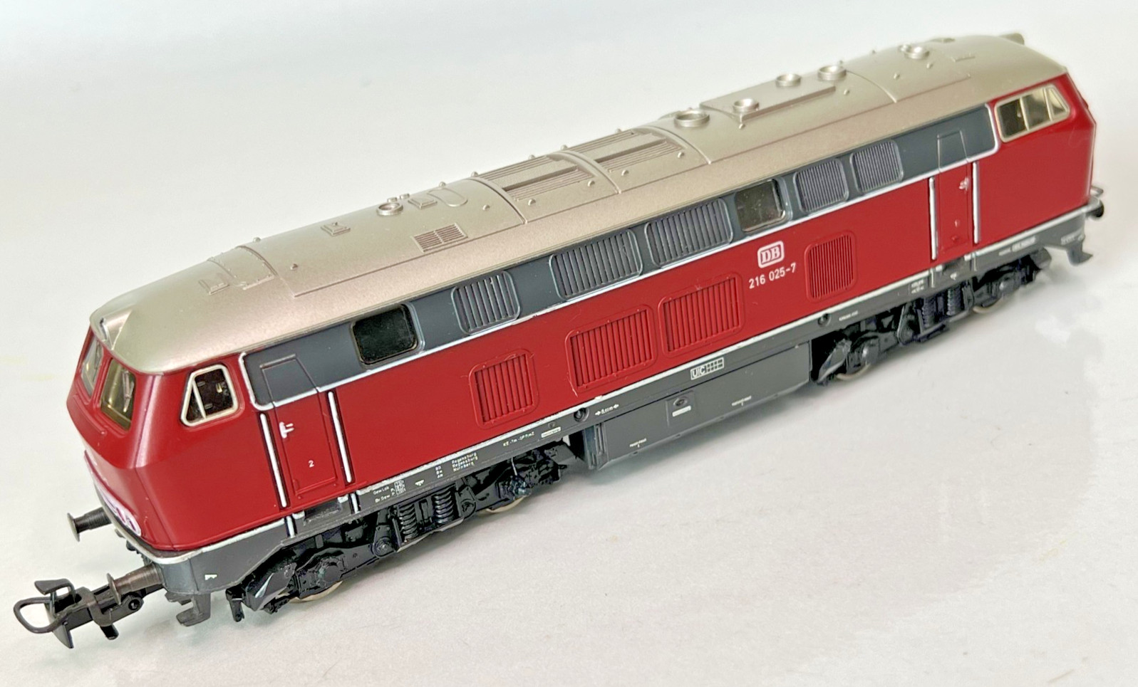 Märklin H0 1:87 Scale No. 3075 Deutsche Bahn DB 216 Diesel Locomotive