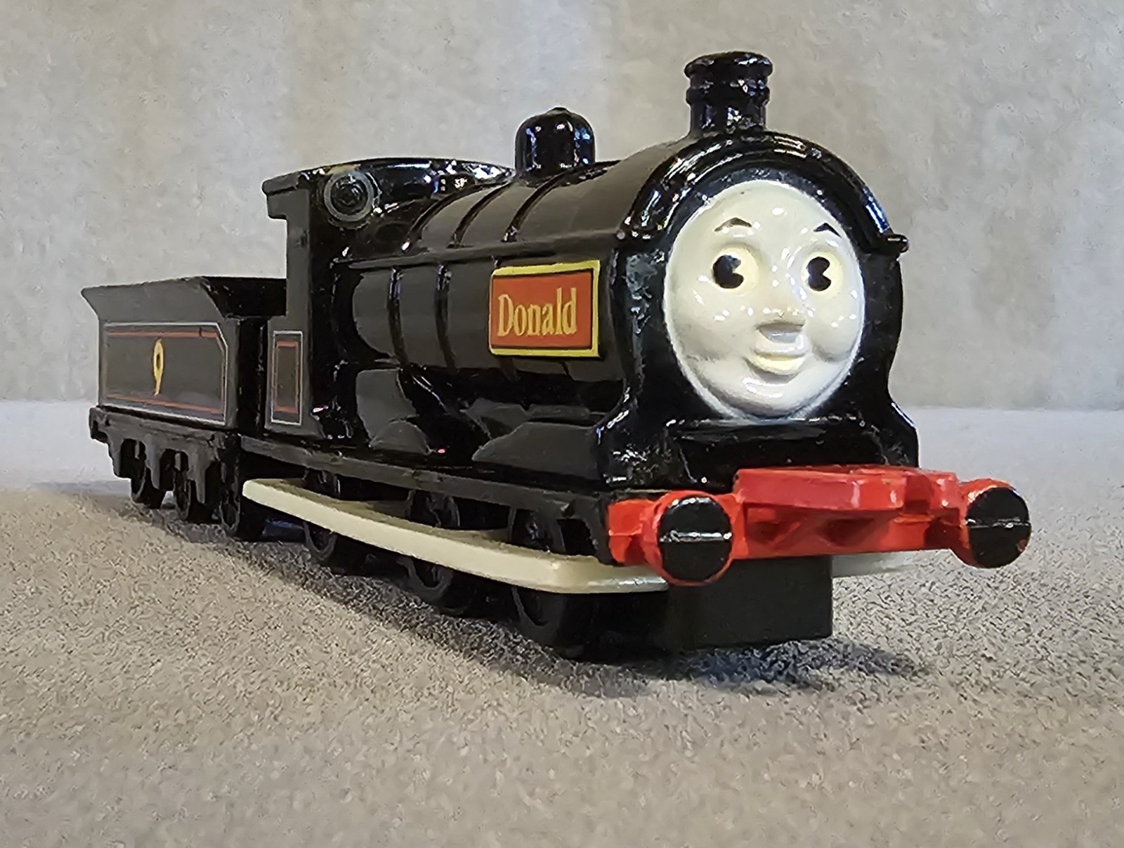 Ertl Thomas The Tank Engine & Friends Donald Locomotive with Tender #9 1992