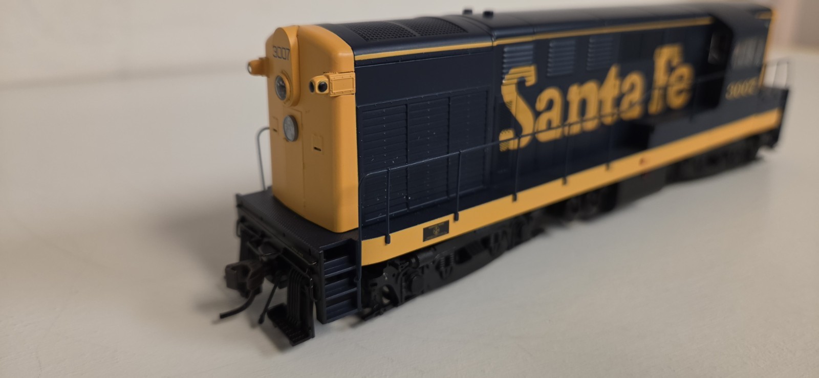 Atlas Master Series 9554 FM H16-44 Santa Fe #3007 W/DCC/DC/LED