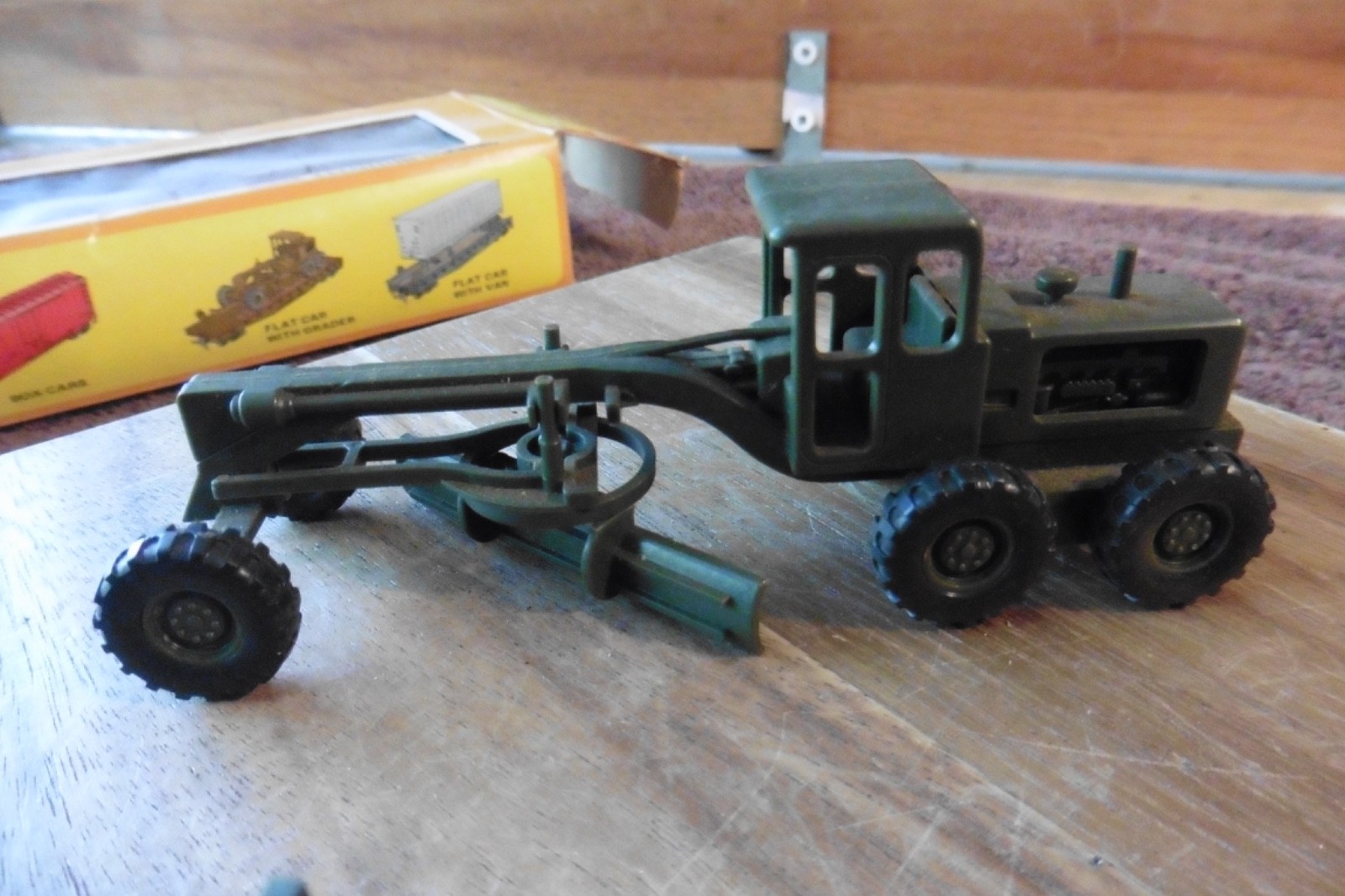 Vintage Cox HO U.S. Army #4825 Flat Car with Road Grader #615070 Original Box