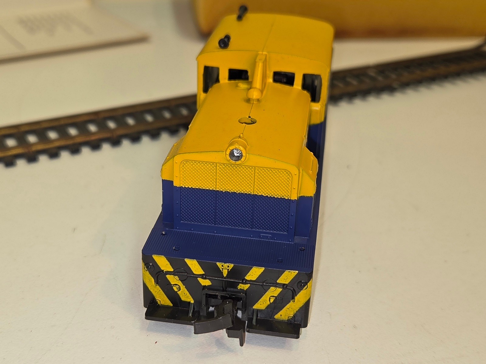 Vintage AHM HO Scale Train Set – MDT Diesel Switcher / Santa Fe w/OB, Track +