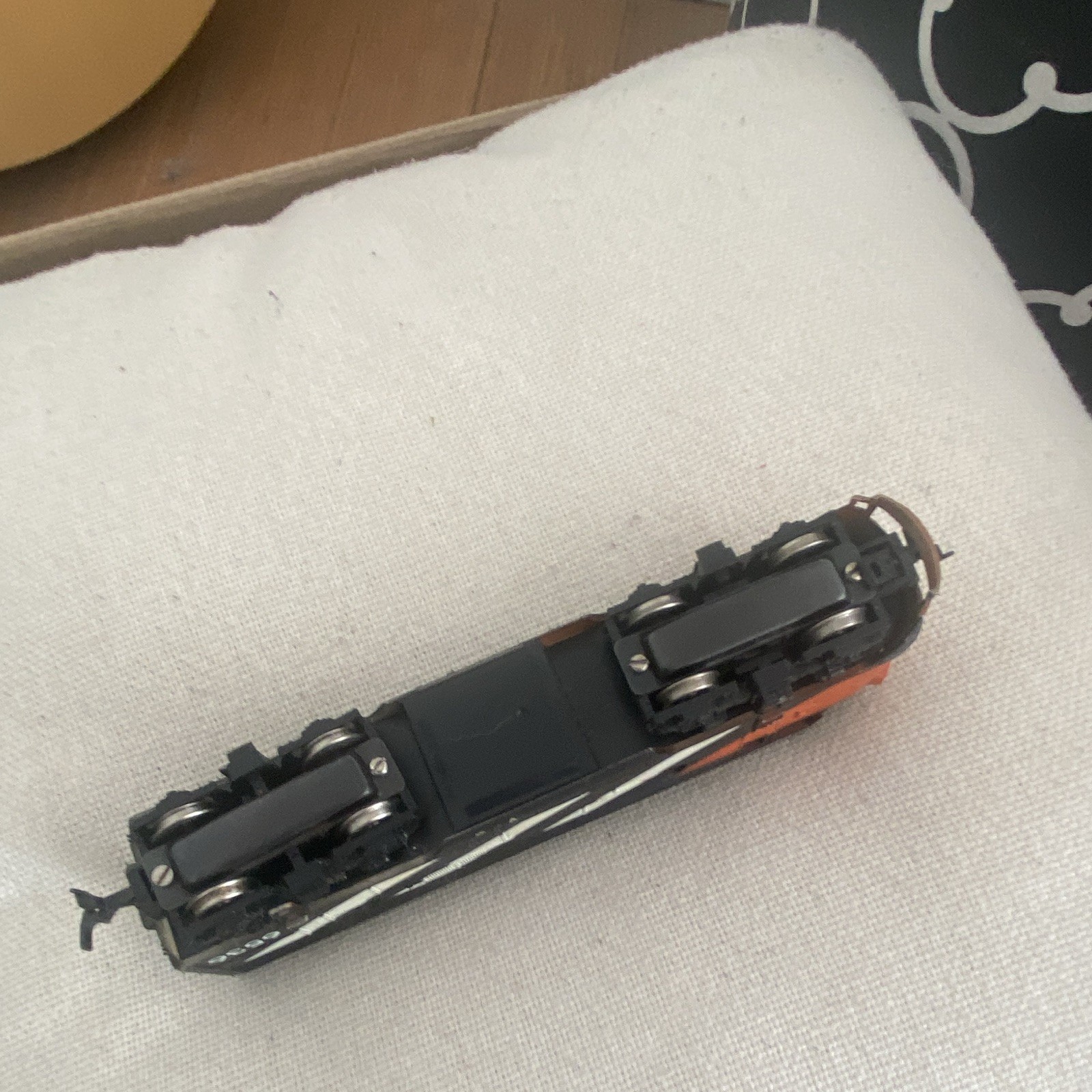 Canadian National HO F7 Diesel Locomotive Analog DC 6536 Black Orange White