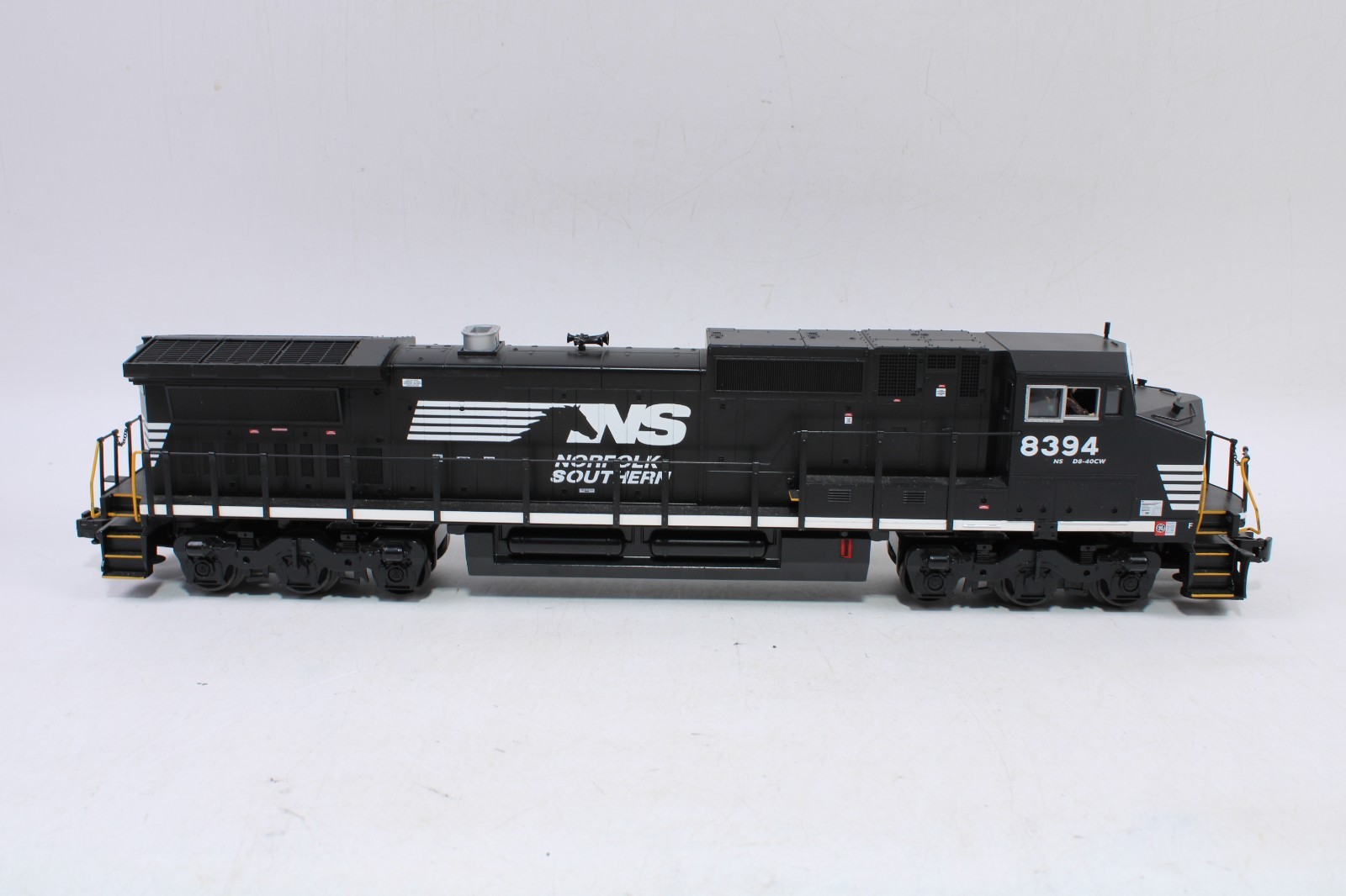 MTH 30-20000-3 O Gauge Dash-8 Diesel Engine Norfolk Southern Non-Powered Dummy