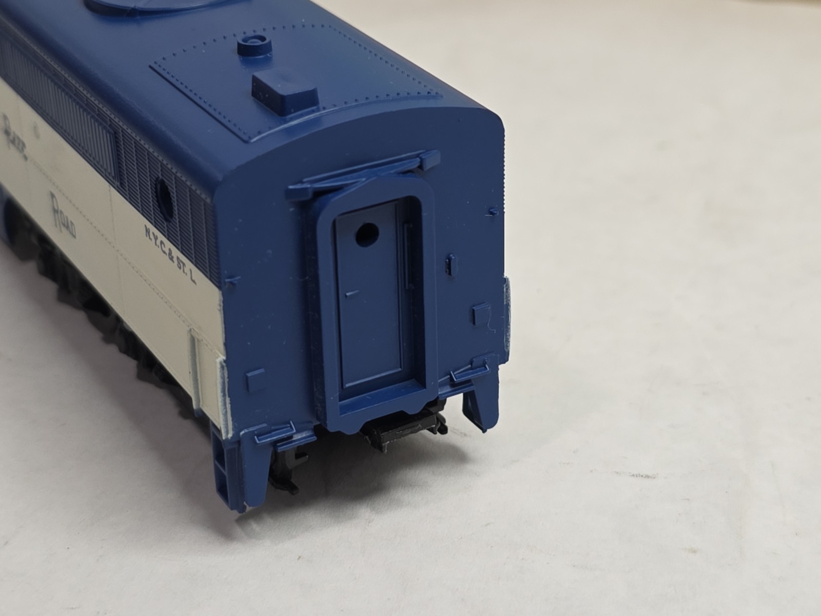 Athearn HO 3310 Nickel Plate Road 182 PA-1 Diesel Loco Clean Needs Motor Mounts